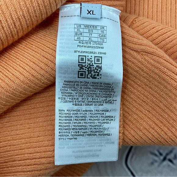 NEW Guess Women's Turtleneck Fine Gauge Sleeveless Top XL - Picture 7 of 10